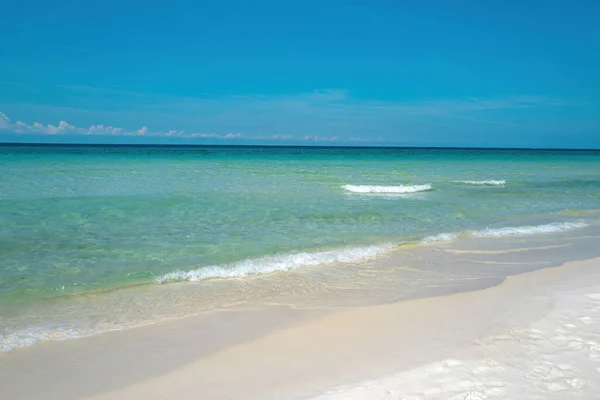 Перфектный океанский фон. Летний пляж и море. — стоковое фото