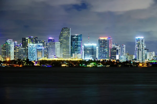 Miami, Florida, USA v centru města. Miami panorama. — Stock fotografie