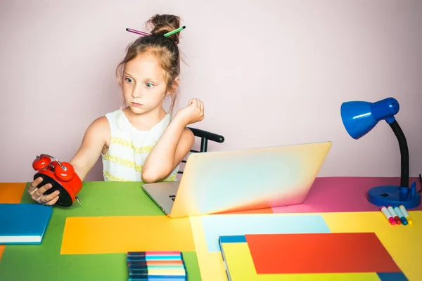 子供達よ。教育と早期開発の概念. — ストック写真