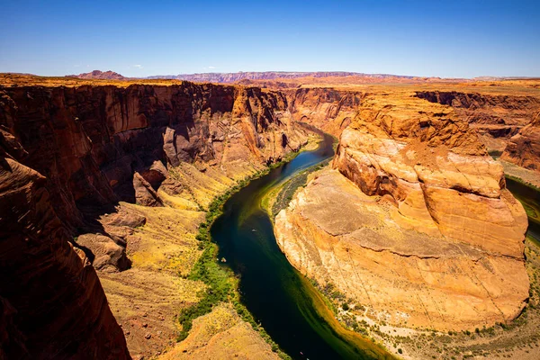Deserto de desfiladeiro de rocha vermelha. Horseshoe Bend, Page, Arizona. Calçado de cavalo dobrar no rio Colorado, Grand Canyon. — Fotografia de Stock