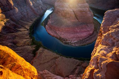 Büyük Kanyon, Glen Kanyonu, Arizona. Colorado Nehri 'ndeki Horseshoe Bend' in güzel manzarası..