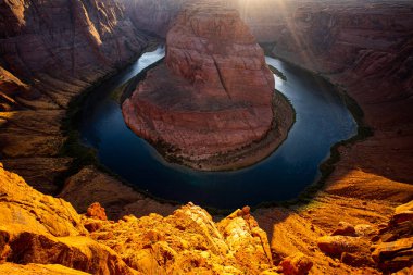 Grand Canyon Ulusal Parkı 'ndaki Horseshoe Virajı' ndaki manzara. Panoramik At Nalı Kıvrımı. Büyük Kanyon, Glen Kanyonu, Arizona.