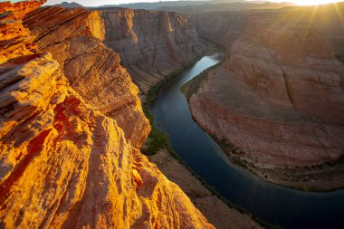 Büyük Kanyon. Seyahat ve macera konsepti. Colorado nehri macera mekanında.