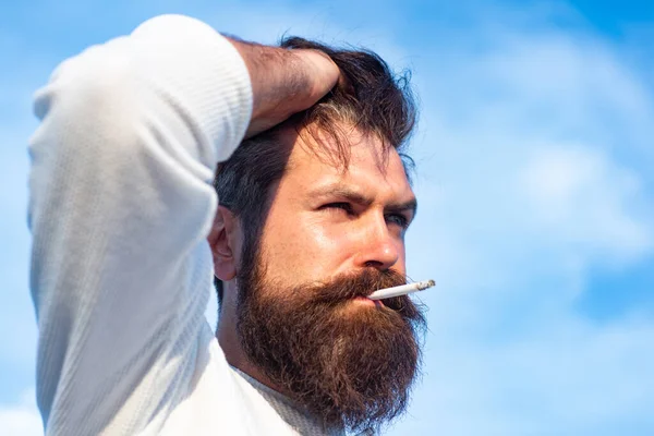 Hombre guapo, retrato de hombre de estilo de moda. — Foto de Stock