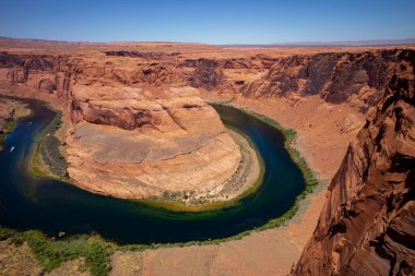 Seyahat Macerası Konsepti. Colorado Nehri 'ndeki At Ayakkabısı Kıvrımı.