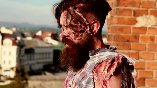 Ritratto di uno zombie spaventoso inquietante. Halloween. Film dell'orrore. — Video Stock