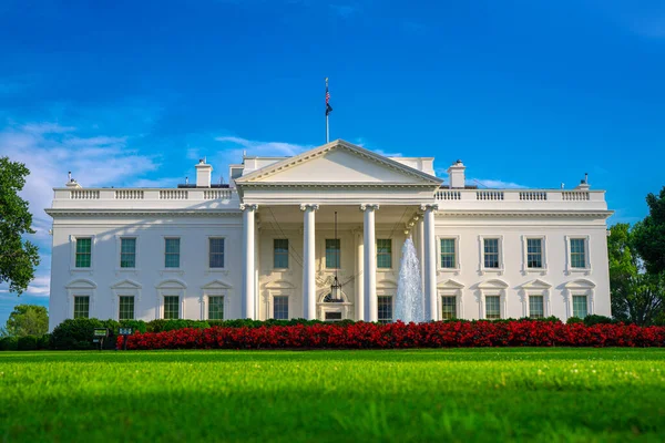 Beyaz Saray, ABD 'nin konik sembolüdür. Washington 'daki Beyaz Saray. Amerikan başkanlık konutu. Amerikan başkanlarının tarihi evi. Beyaz Saray ulusal semboldür. ABD Hükümet Merkezi