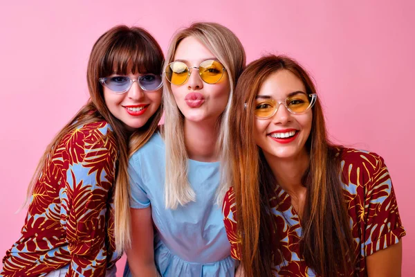 Mode Lifestyle Porträt Junger Hipstermädchen Beste Freunde Spaß Auf Rosa — Stockfoto