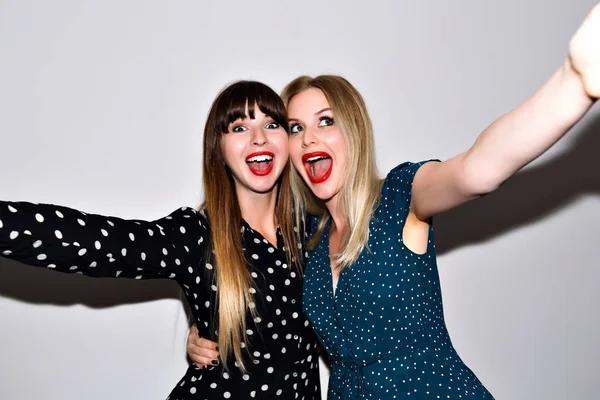 Mode Levensstijl Portret Van Twee Jonge Hipster Meisjes Beste Vrienden — Stockfoto