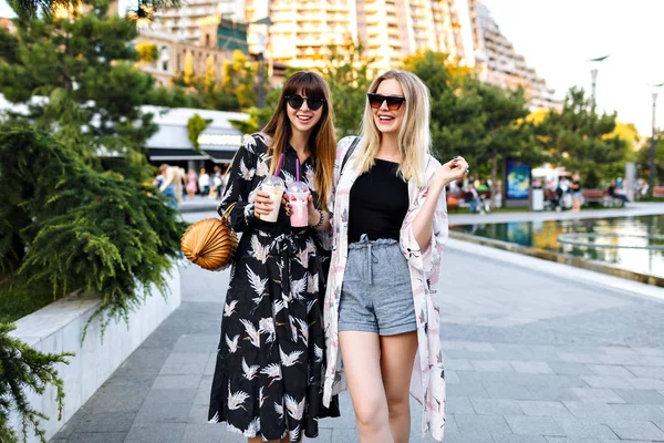 Fashion Lifestyle Portrait Two Young Hipster Girls Best Friends Milk — Stock Photo, Image