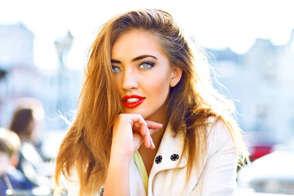 Young Girl Sitting Cafeteria Morning — Stock Photo, Image