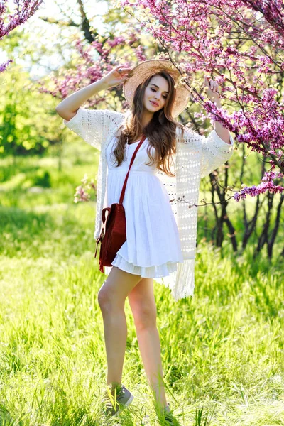 Close Sunny Portrait Beautiful Smiling Blonde Girl Hat Posing City — Stock Photo, Image