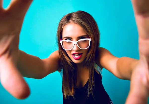 Young Beautiful Woman Taking Selfie Studio — Stock Photo, Image