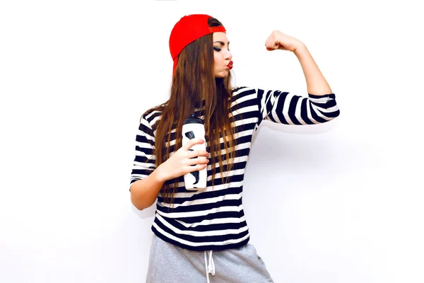 Nära Håll Mode Livsstil Porträtt Ung Flicka Med Fitness Flaska — Stockfoto