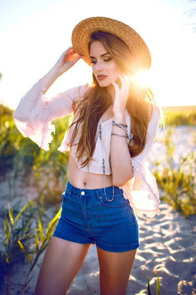 Beautiful Young Woman Hat Beach Posing — Stock Photo, Image