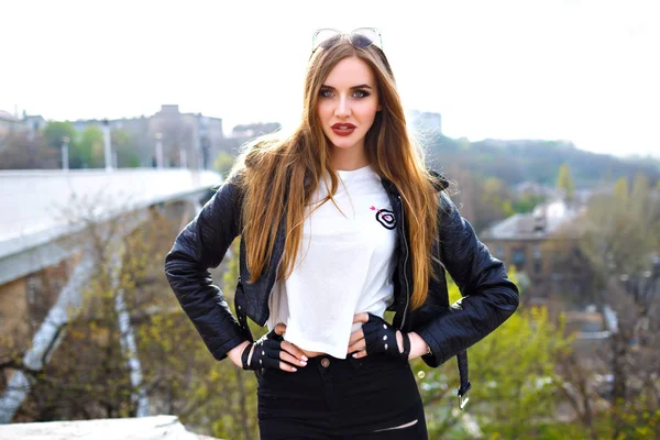 Young Beautiful Woman Leather Jacket Posing — Stock Photo, Image