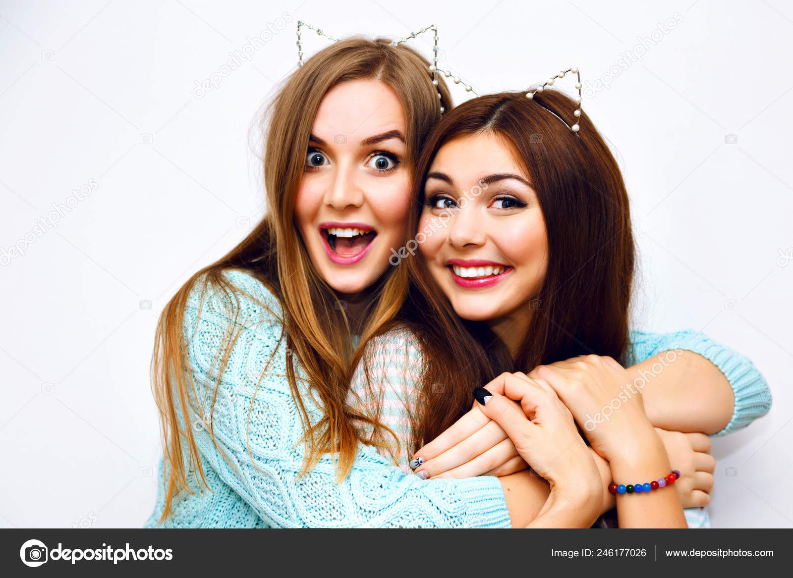 5 Poses You And Your Best Friend Must Try . – mallaica-gemektower.com.vn