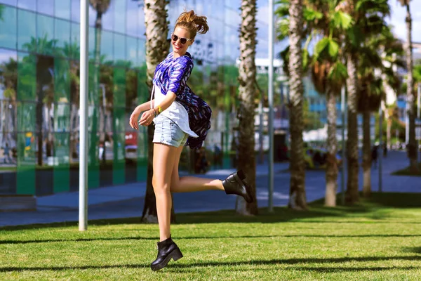 Young Beautiful Happy Woman Jumping Lawn — Stock Photo, Image