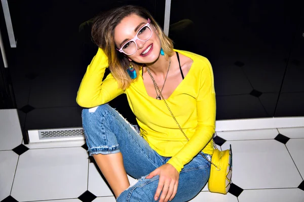 Beauty Fashion Portrait Happy Cheerful Smiling Girl Sitting White Floor — Stock Photo, Image