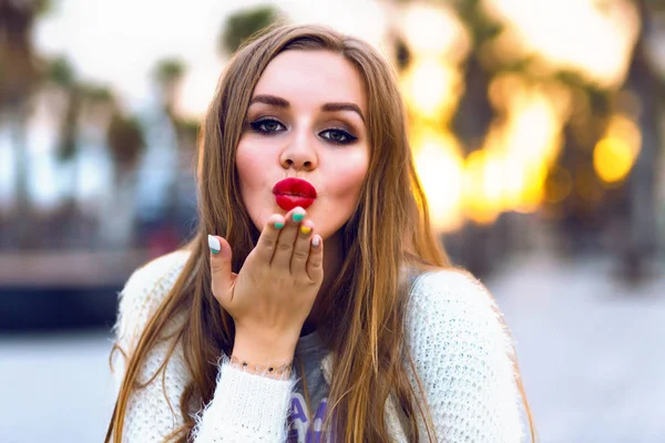 Young Beautiful Woman Blowing Kiss — Stock Photo, Image