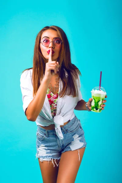 Young Beautiful Woman Smoothie Studio Showing Silence Gesture — Stock Photo, Image
