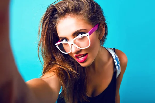 Young Beautiful Woman Taking Selfie — Stock Photo, Image