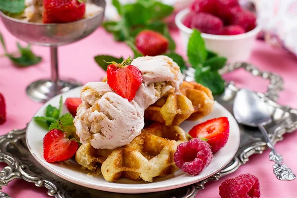 Belgian Liege Waffles Strawberry Ice Cream Strawberries Raspberries — Stock Photo, Image