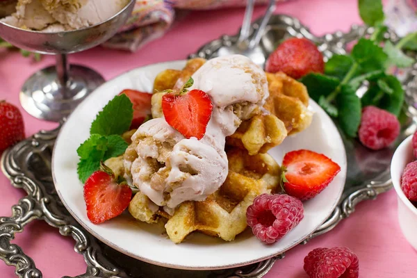 Belgian Liege waffles with strawberry ice cream and fresh berrie — Stock Photo, Image