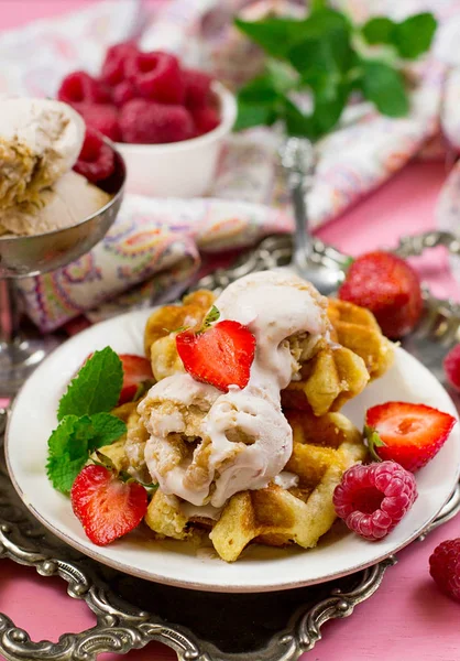 Belgian Liege waffles with strawberry ice cream and fresh berrie — Stock Photo, Image