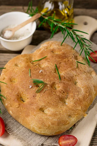 Pan Italiano Plano Horno Focaccia Con Romero Sal Marina —  Fotos de Stock