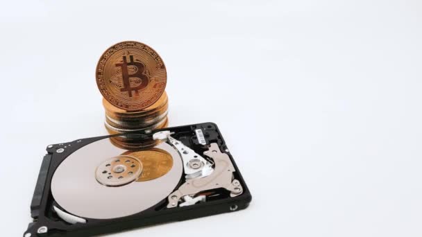 Stack Gold Bitcoin Tokens Front Hdd Worldwide Virtual Internet Cryptocurrency — Stok Video