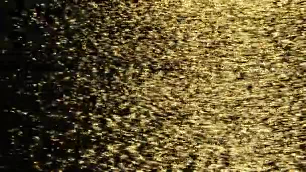 Vacker Abstrakt Gyllene Havsvatten Bakgrund Flygfoto Vid Mjuka Vågor Havet — Stockvideo