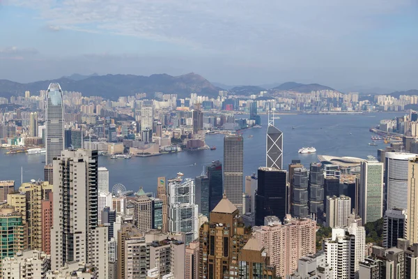 Hong Kong, Çin - 2020 Viktorya zirvesinden Hong Kong 'a inanılmaz bir manzara.