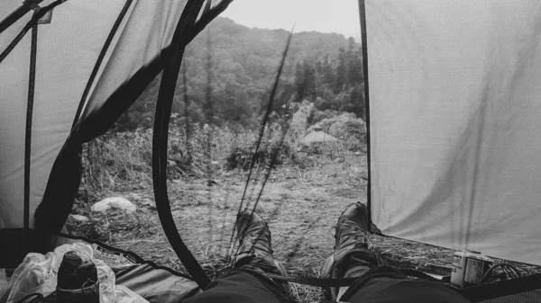 Pemandangan Dari Tenda Setelah Perjalanan Panjang — Stok Foto