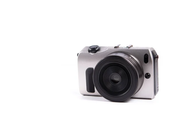 Mirrorless camera op wit, mirrorless camera is populair — Stockfoto