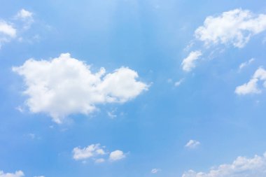 Mavi gökyüzü doğal arka plan ile güzel bulut.