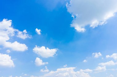 Beautyful mavi gökyüzü ve bulutlar doğal renkli.