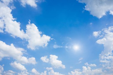 Güzel mavi gökyüzü ve bulutlar doğal arka plan.