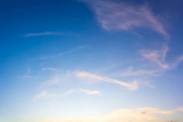 Όμορφο Μπλε Ουρανό Και Σύννεφα Φυσικό Υπόβαθρο — Φωτογραφία Αρχείου