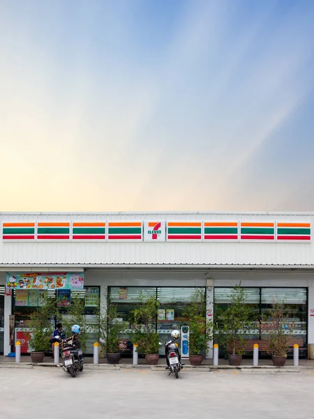 7-Eleven, loja de conveniência — Fotografia de Stock