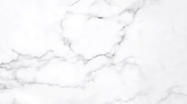 Arka plan için doğal desenli beyaz mermer dokusu.