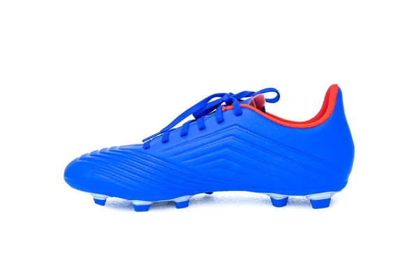 Adidas dravý fotbalový boty na bílém. — Stock fotografie