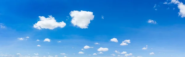 Panorama Cielo Azul Nubes Con Luz Natural Fondo — Foto de Stock
