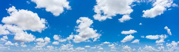 Панорама Голубое Небо Облака Дневным Естественным Фоном — стоковое фото