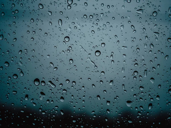 Zbliżenie Krople Deszczu Szklany Samochód Porze Deszczowej — Zdjęcie stockowe