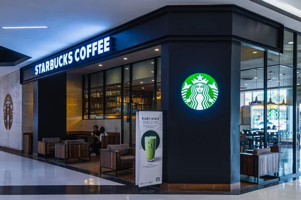 Roi Thailand October 2020 Starbucks Store Robinson Department Store 星巴克是世界上最大的咖啡馆公司 — 图库照片