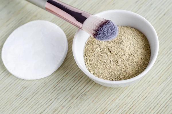 Small White Bowl Bentonite Kaolin Clay Powder Homemade Beauty Treatment — Stock Photo, Image