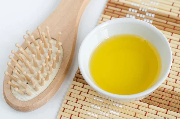 Small White Bowl Cosmetic Oil Wooden Hair Brush Natural Spa — Stock Photo, Image