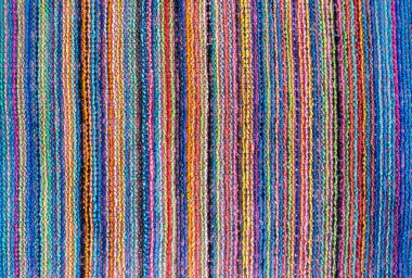 Plaj havlusu desenli renkli bir arka plan. Kapatın.. 