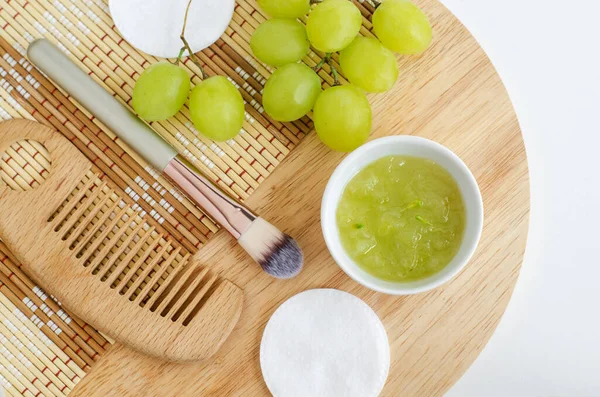 Anggur Puree Sikat Rambut Kayu Make Sikat Dan Pad Kapas — Stok Foto